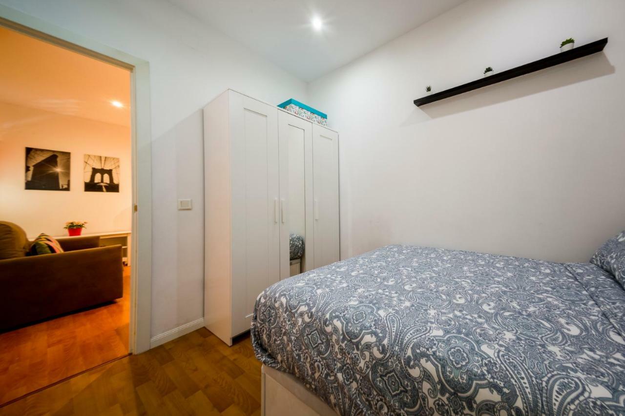 Colegiata Apartment Мадрид Екстериор снимка