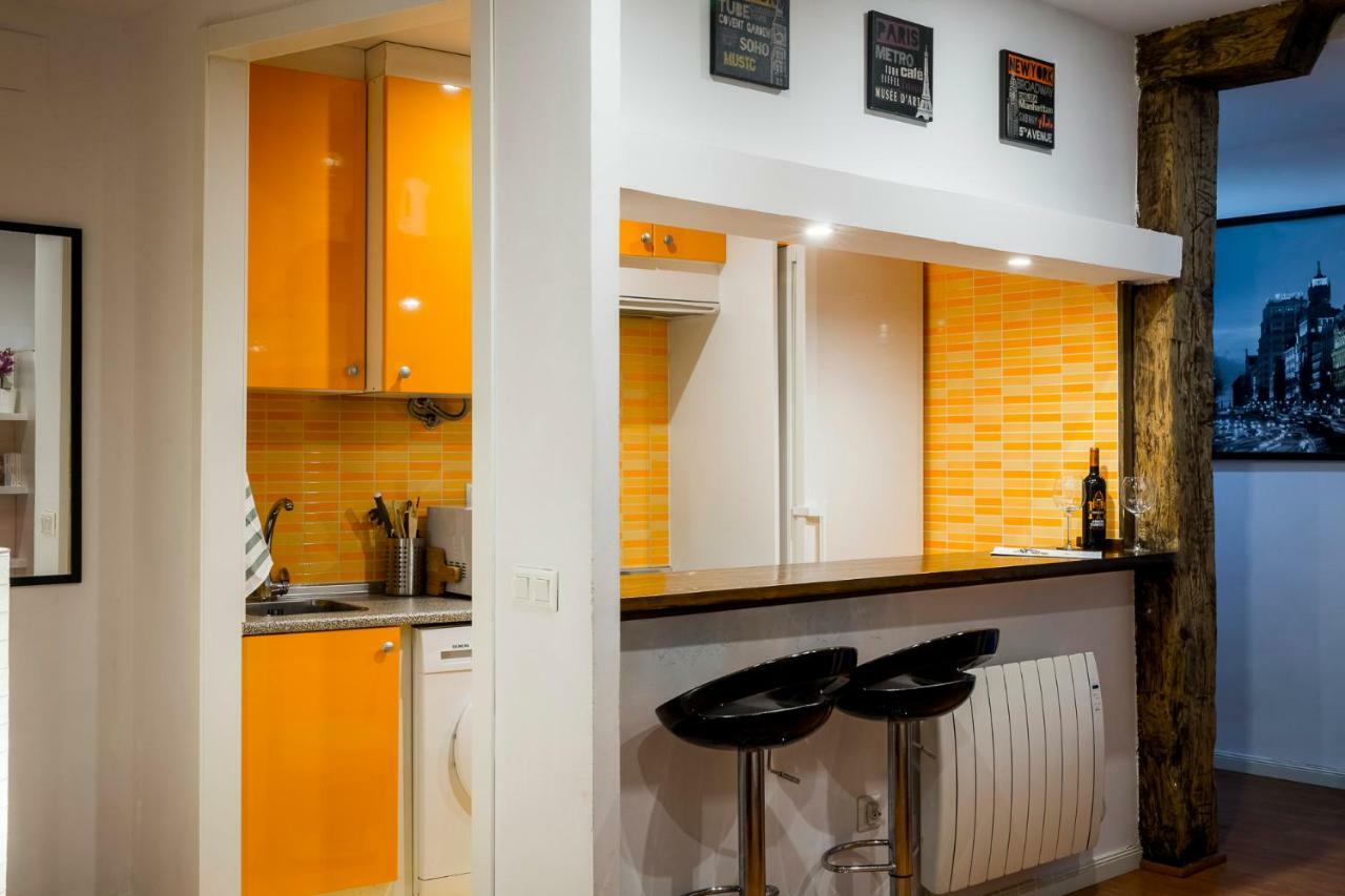 Colegiata Apartment Мадрид Екстериор снимка