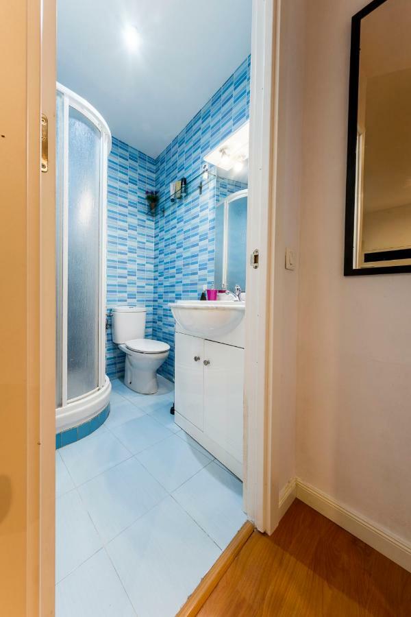 Colegiata Apartment Мадрид Екстериор снимка